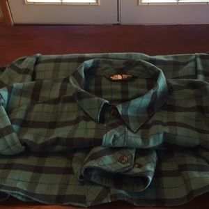 North Face Men’s Long Sleeve Flannel Shirt